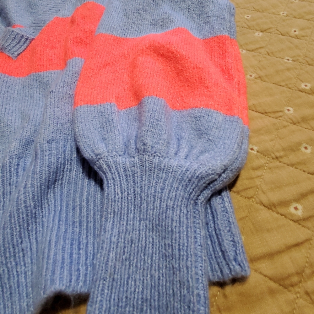 Sweater - Picture 4 of 5